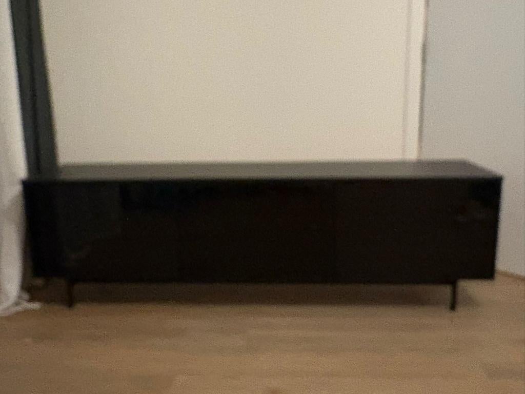 Tv kast Ikea op te halen te stabroek, Ophalen