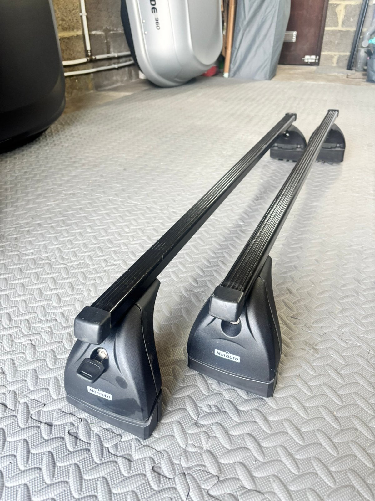 Barres de toit pour MERCEDES (avec points de fixation), Autos : Pièces & Accessoires, Enlèvement
