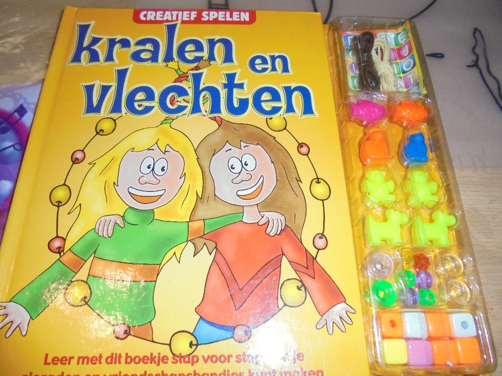 kralen en vlechten creatief spelen, Enlèvement ou Envoi, Comme neuf, Découverte