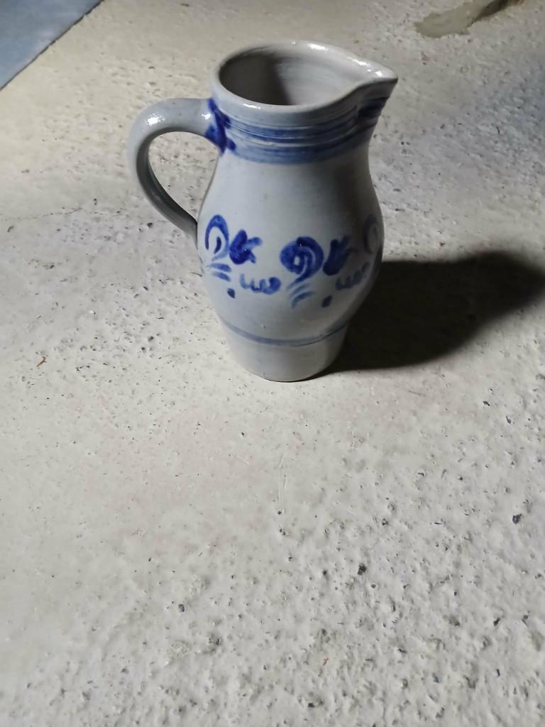 cruche ancienne en grès, Enlèvement