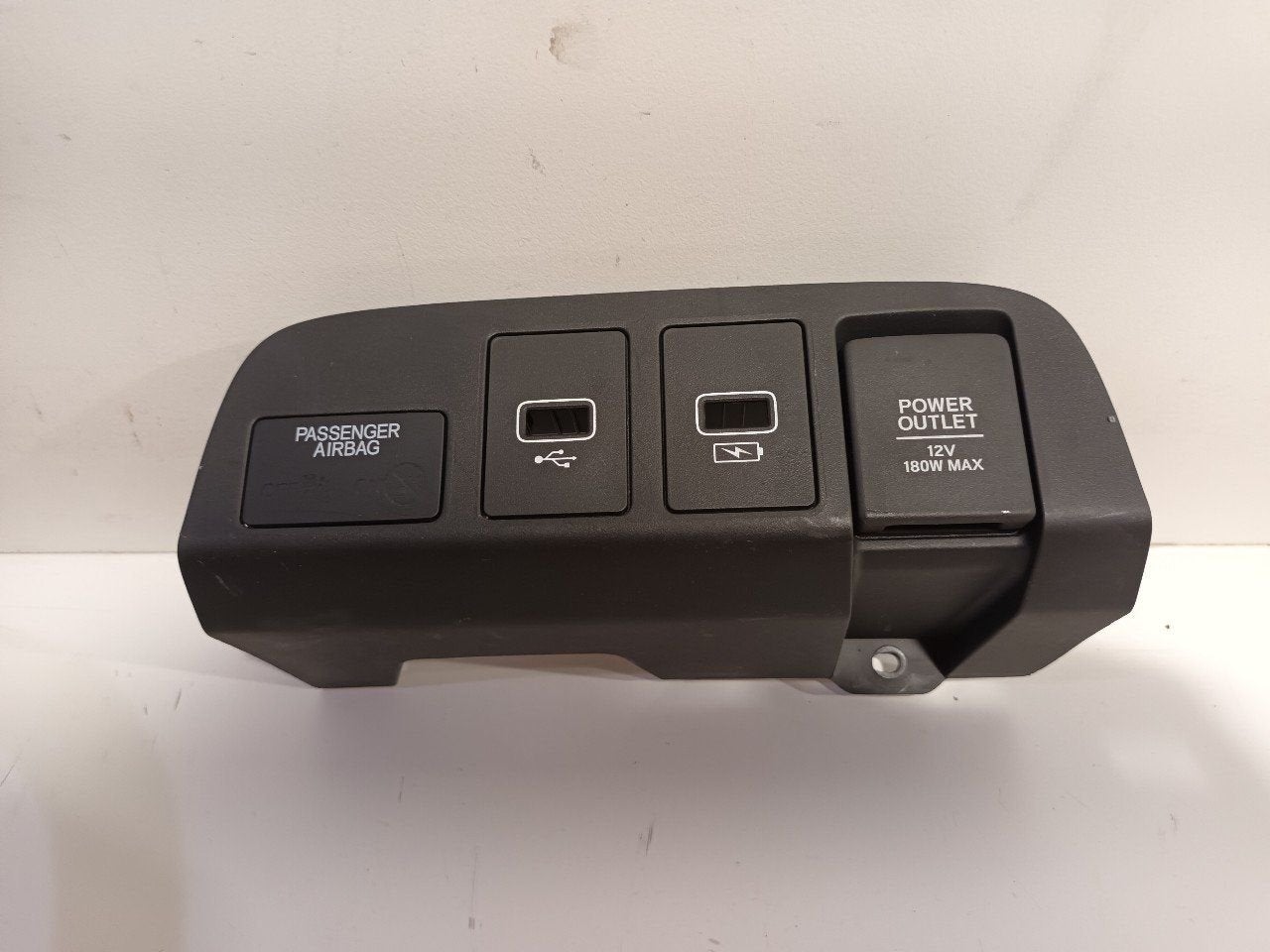 Aansluiting voor 12 volt Honda Jazz, Onderdelen@venauto.nl, Ettenseweg 76, 4706 PB Roosendaal, The Netherlands, Enlèvement ou Envoi