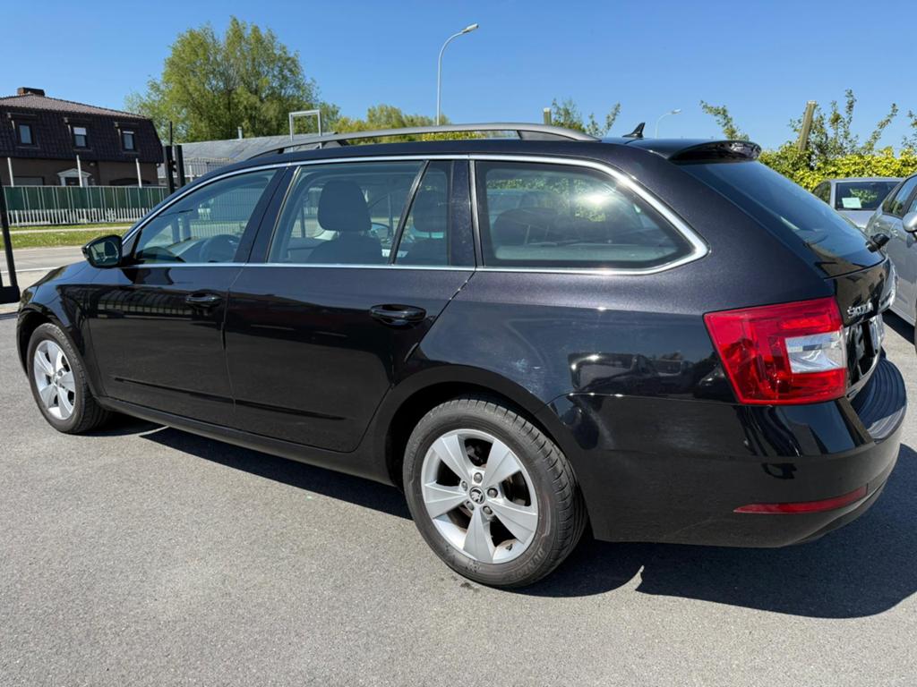 SKODA OCTAVIA Octavia SW 1.5 TSI DSG !! CNG !!, Auto's, Automaat, Stof, 1498 cc, 4 cilinders