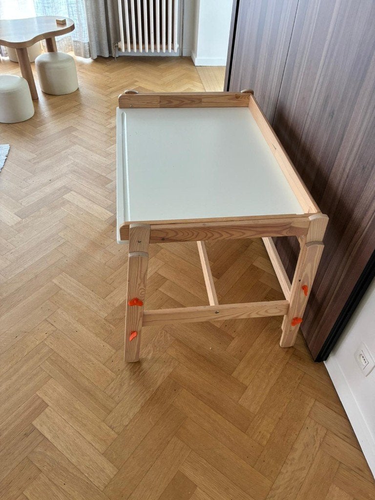 FLISAT Kinderbureau, in hoogte verstelbaar, Ophalen, Kinderbureau, In hoogte verstelbaar, Zo goed als nieuw