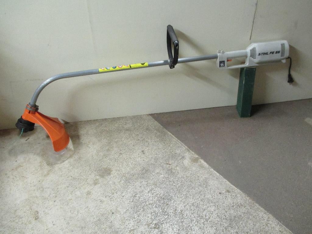 COUPE BORDURE ELECTRIQUE  STIHL., Enlèvement