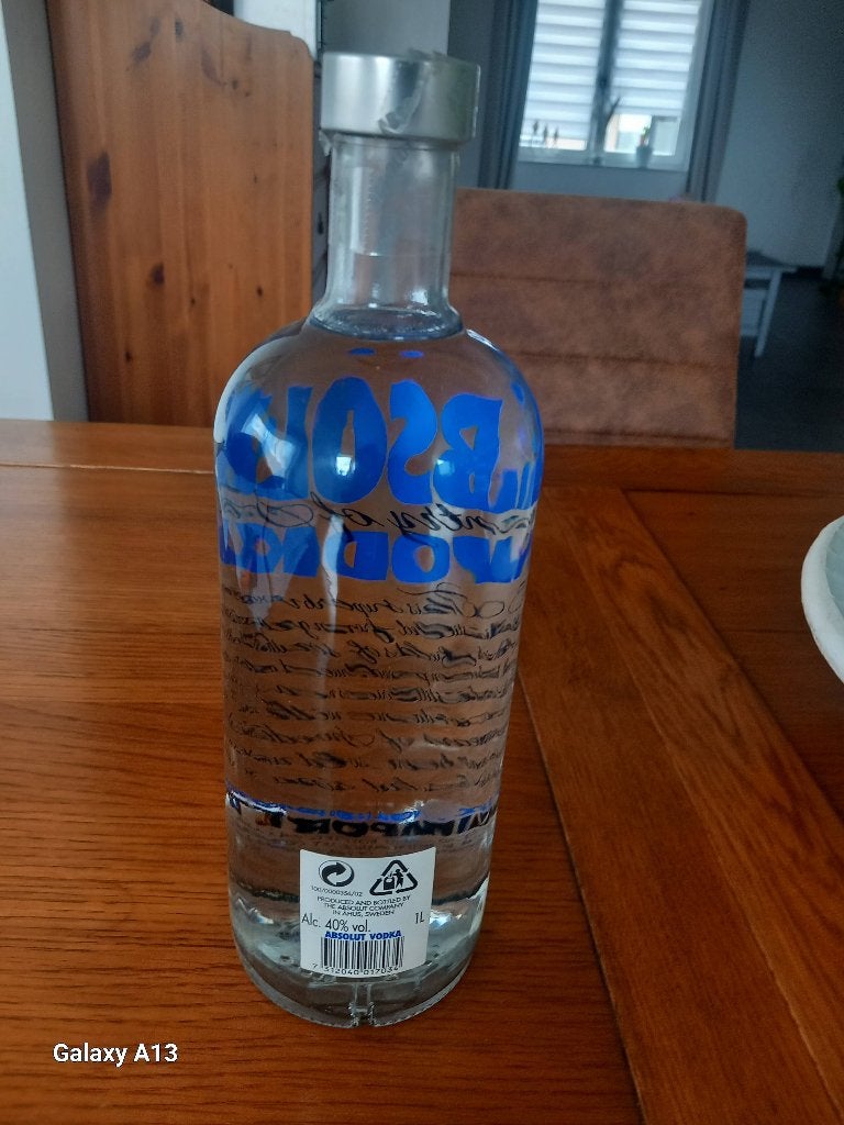 Bouteille  de vodka, Collections, Neuf, Autres régions, Pleine, Enlèvement