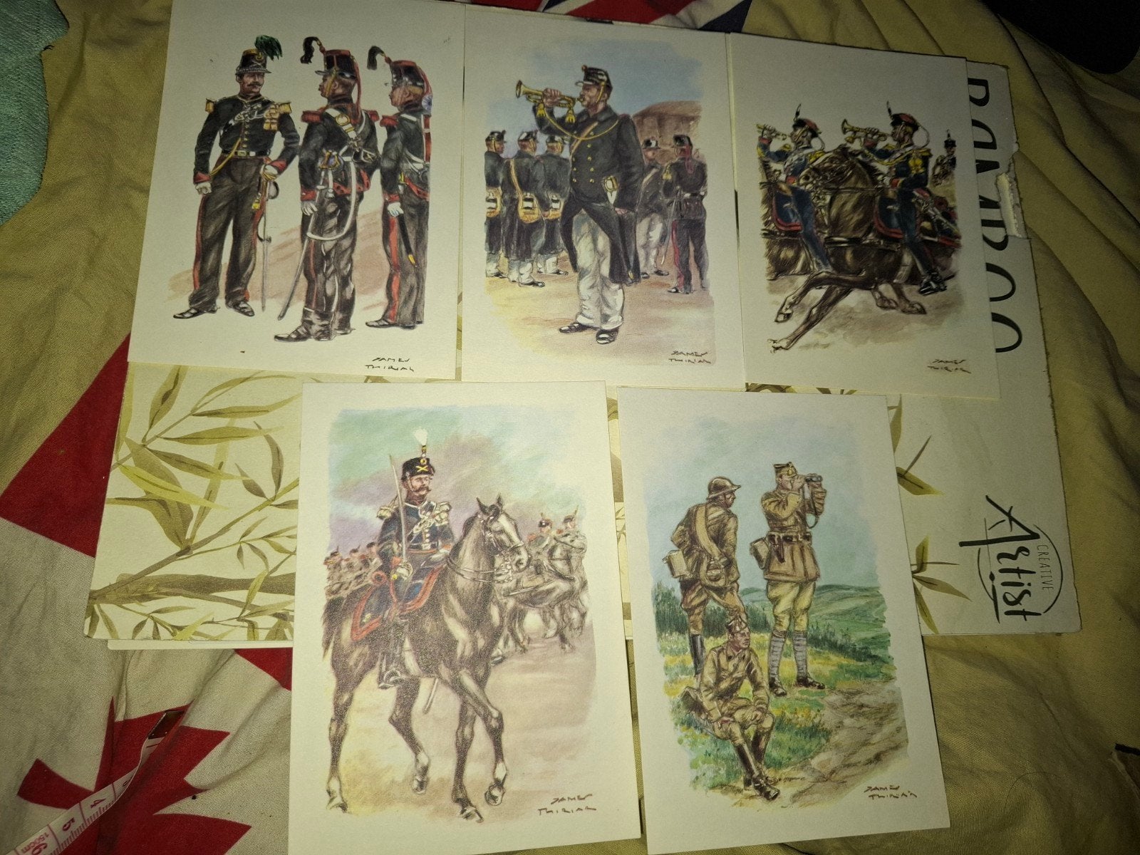30 pakketjes Historia Belgische uniformen, Ophalen of Verzenden, Zo goed als nieuw, Overige onderwerpen, Prent