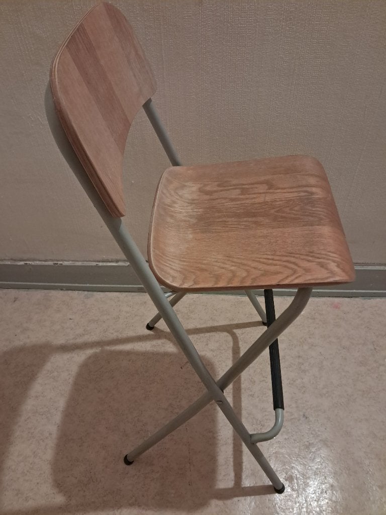 Chaise pliante pour îlot central de comptoir/un mange-debout, Enlèvement, Utilisé, Bois, Une