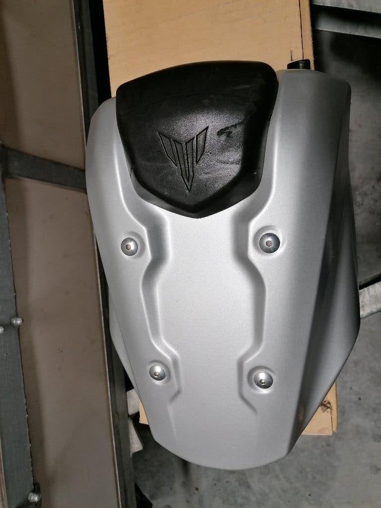 YAMAHA MT-03 2006 - CAPOT DE SELLE ORIGINE bon état ., Enlèvement, Utilisé