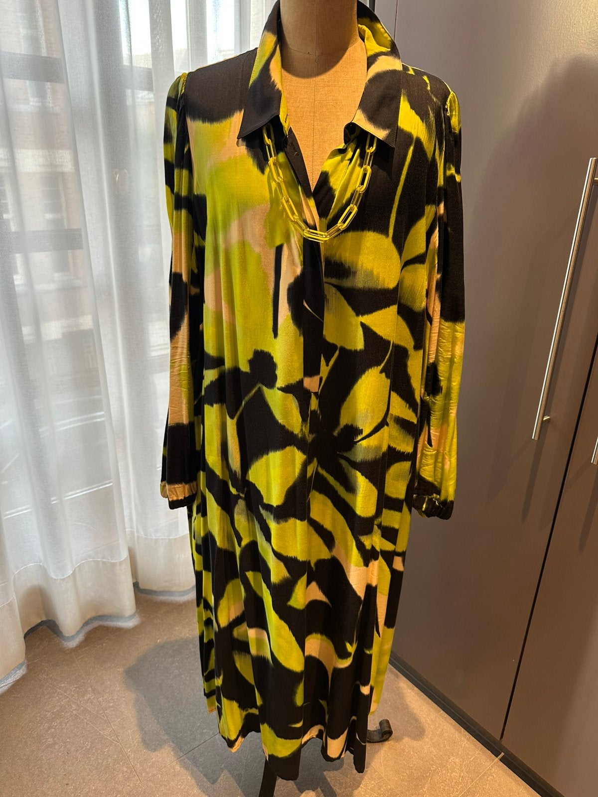 XANDRES GOLD, Prachtige jurk, maat 52/54, Kleding | Dames, Ophalen of Verzenden, Zo goed als nieuw, Zwart, Jurk