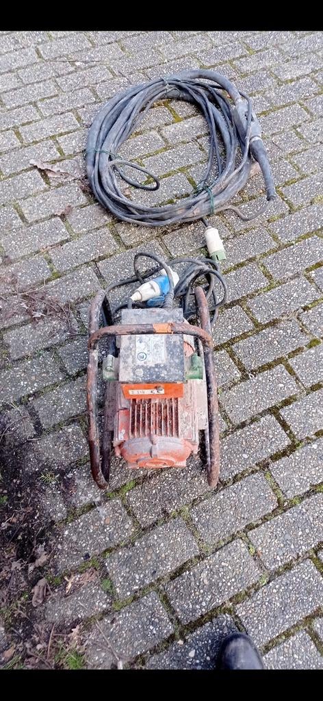 Trilnaald, 230volt, extra lange kabel aan motor., Ophalen
