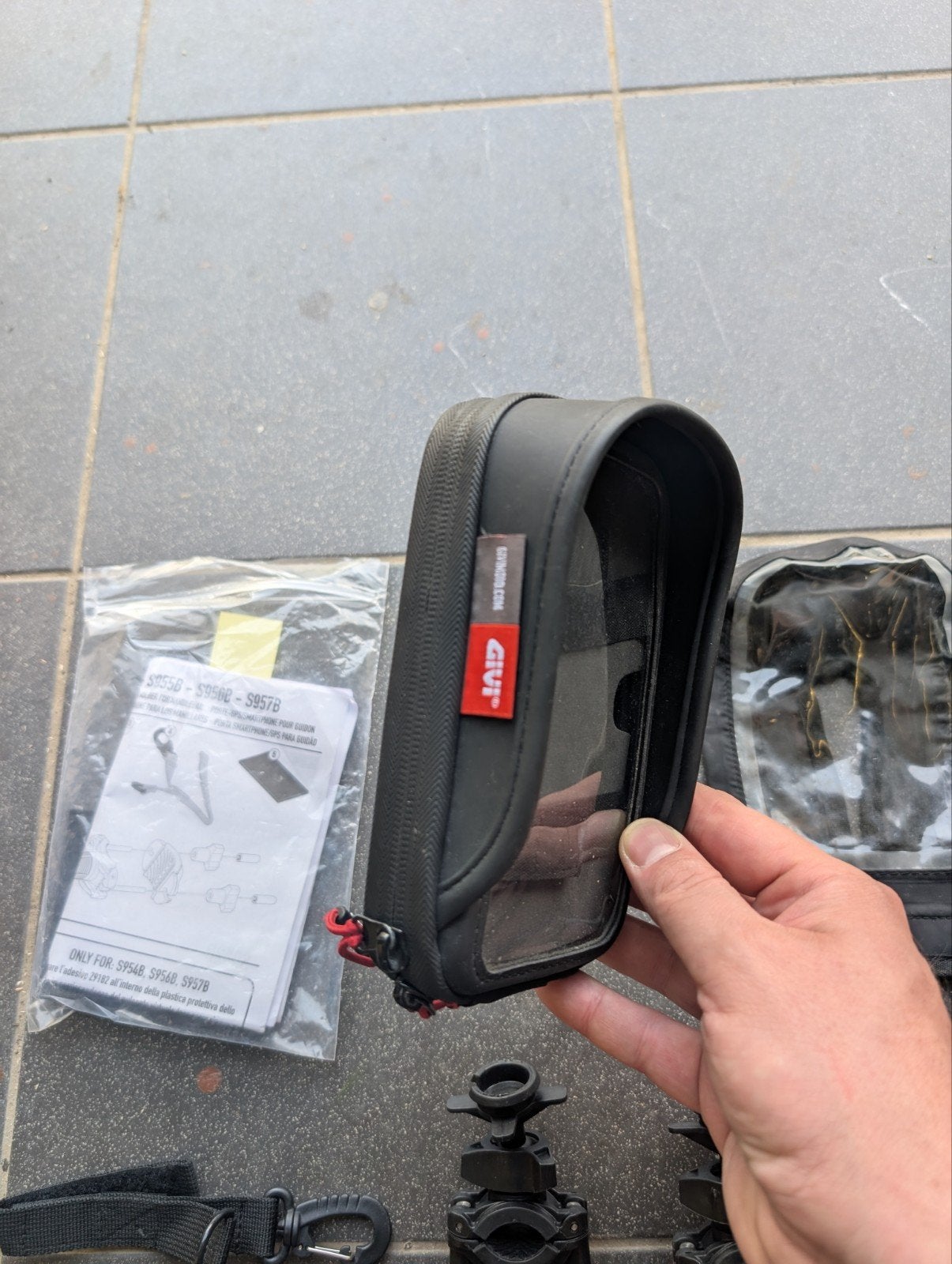 Support téléphone GIVI S957B, Motos, Accessoires | Valises & Sacs, Comme neuf, Enlèvement ou Envoi