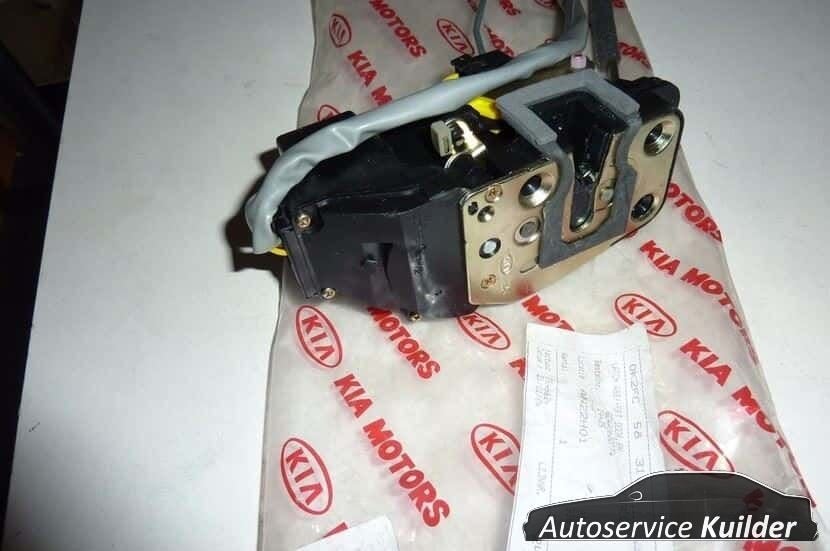 Deurslot R,V, Kia Carens orgineel nieuw 0k2fc58310, Neuf, Kia, -, -