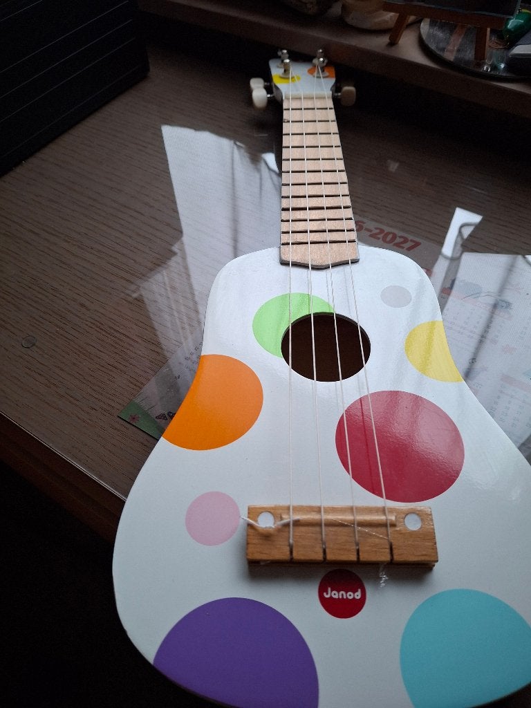 Jouet - Janod Ukulele Confetti-pas d'envoi, Enfants & Bébés, Enlèvement, Comme neuf