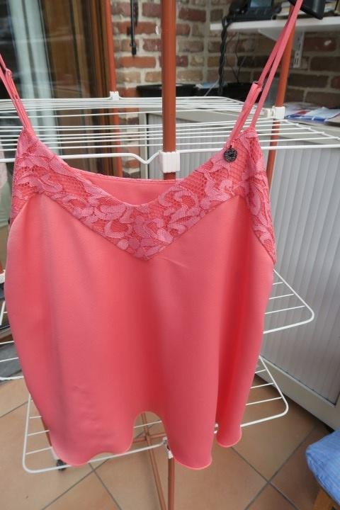 Topje nieuw roze kant La Pomme de Loveley mt 42, Kleding | Dames, La Pomme de Loveley, Maat 42/44 (L), Nieuw, Ophalen of Verzenden