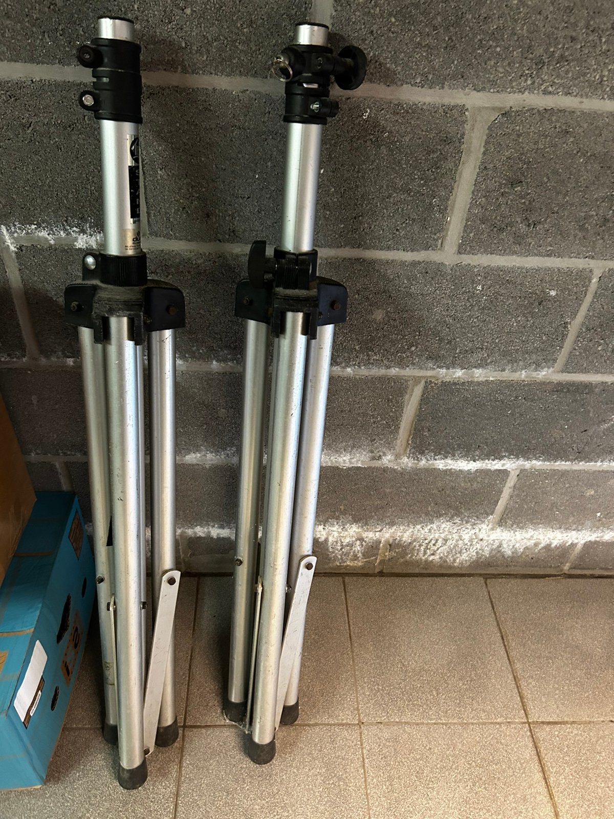 Pied enceinte ou jeu de lumiere, Muziek en Instrumenten, Standaarden, Ophalen, Gebruikt, Instrumentstandaard, Overige instrumenten