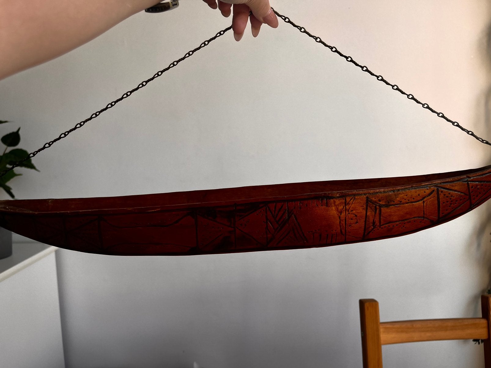 Coupe en bois sculpté forme pirogue décorative à suspendre, Enlèvement ou Envoi