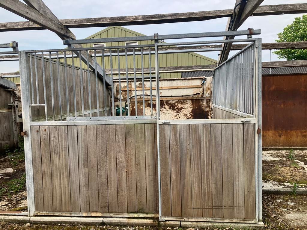 6 paardenboxen zijwand + voorwand met schuifdeur 400x300x220, Dieren en Toebehoren, Stalling en Weidegang