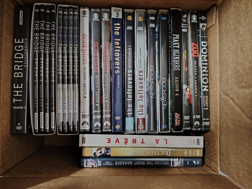 Lot de séries TV en DVD, Cd's en Dvd's, Ophalen
