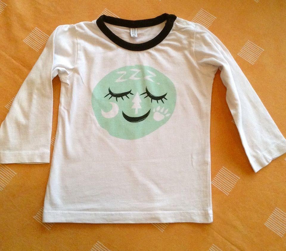 T-shirt à manches longues 18 mois/86 cm, Enlèvement ou Envoi, Comme neuf, Garçon, Vêtements de nuit ou Sous-vêtements