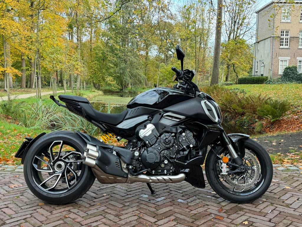 Ducati Diavel S V4, Motoren, Motoren | Ducati, Bedrijf, meer dan 35 kW, 4 cilinders, ABS, Cruise Control, LED Verlichting, Quickshifter