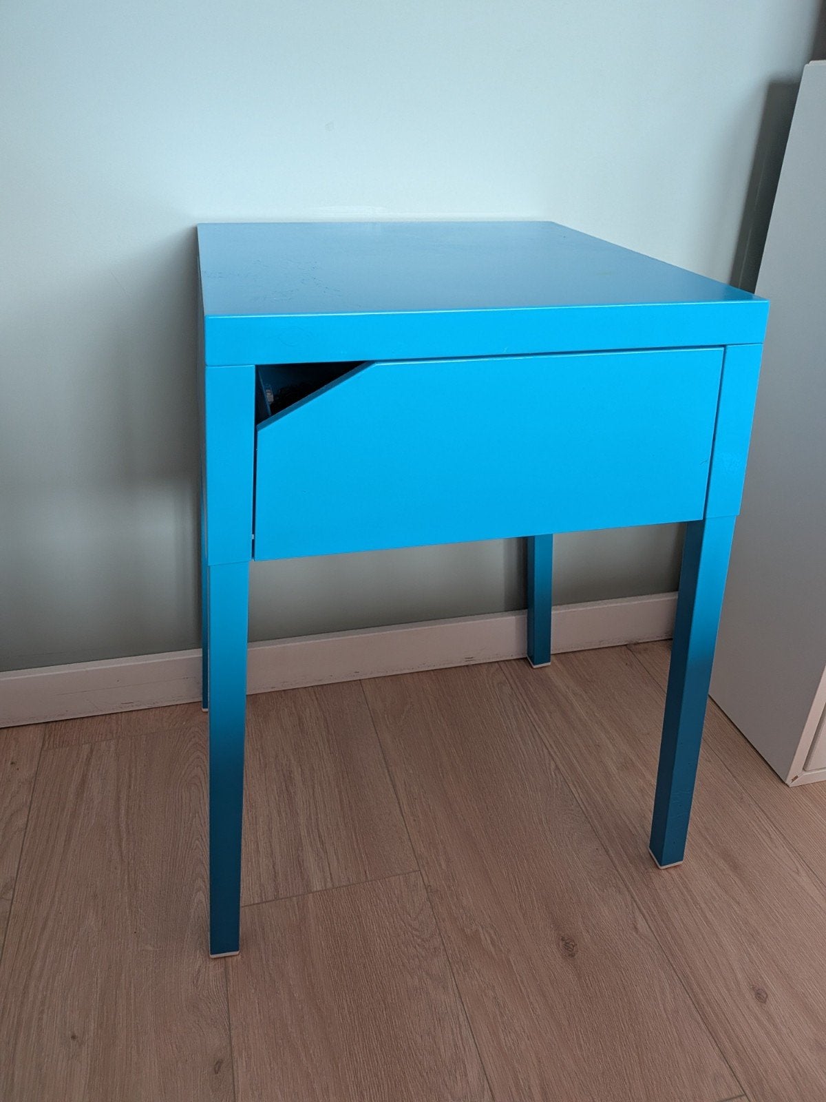 Ikea Nachttafel metaal, Huis en Inrichting, Ophalen