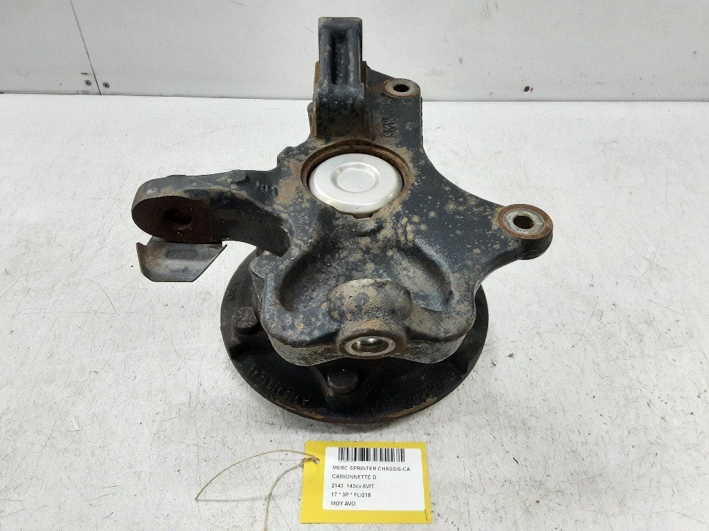 MOYEU DE ROUE AVANT DROIT Sprinter 3,5t (906.13 / 906.23), Mercedes-Benz, Utilisé, Dialog.mb@mercedes-benz.com, Mercedes-Benz AG