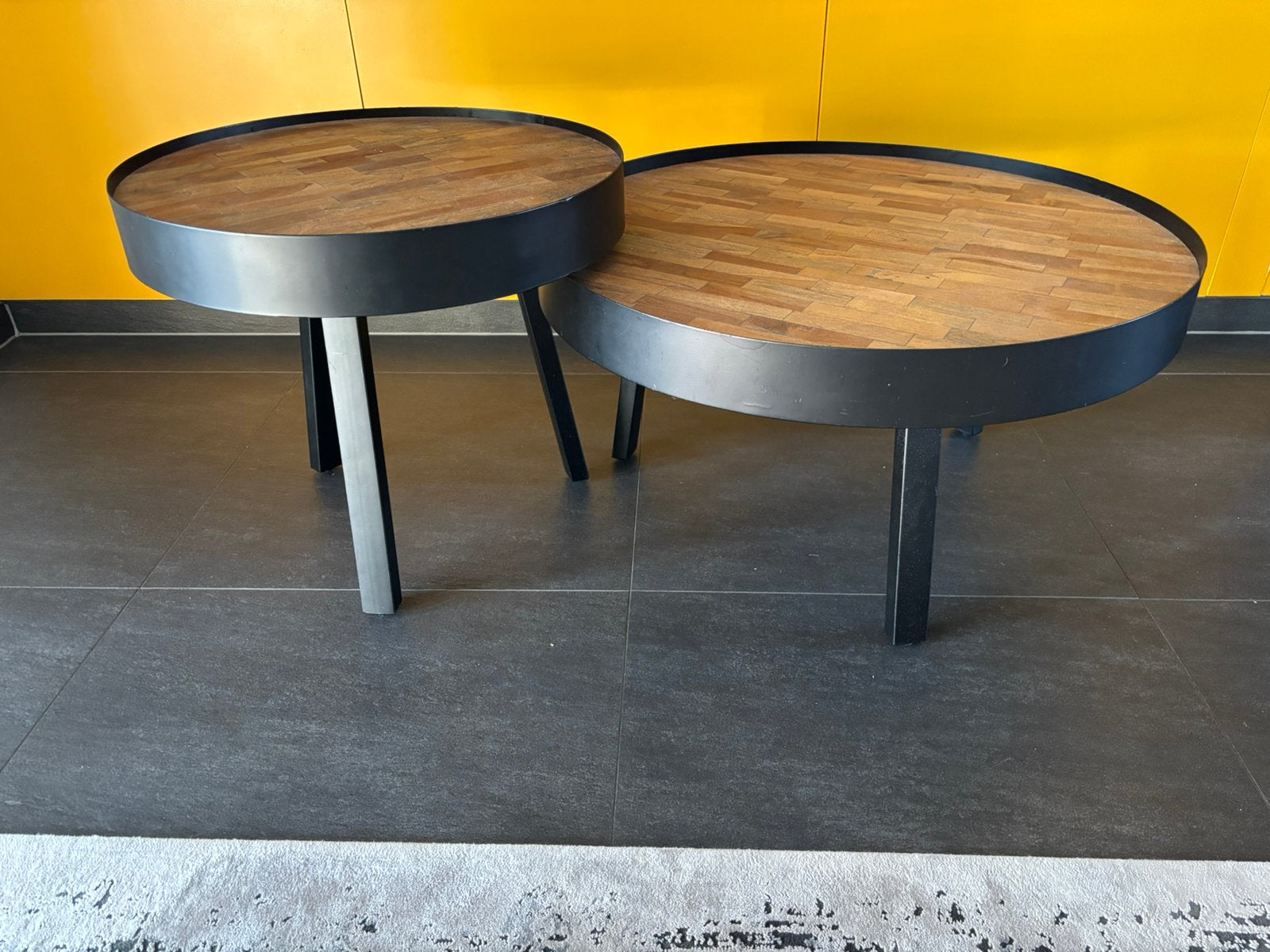 Ronde industriële salontafels (hout/metaal), Huis en Inrichting, Tafels | Salontafels, Ophalen, Gebruikt, Rond, 50 – 75