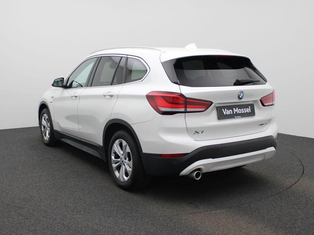 BMW X1 xDrive25e (162 kW) LED | LEDER | NAVI | PDC, Automatische klimaatregeling, Stof, Gebruikt, 1820 kg