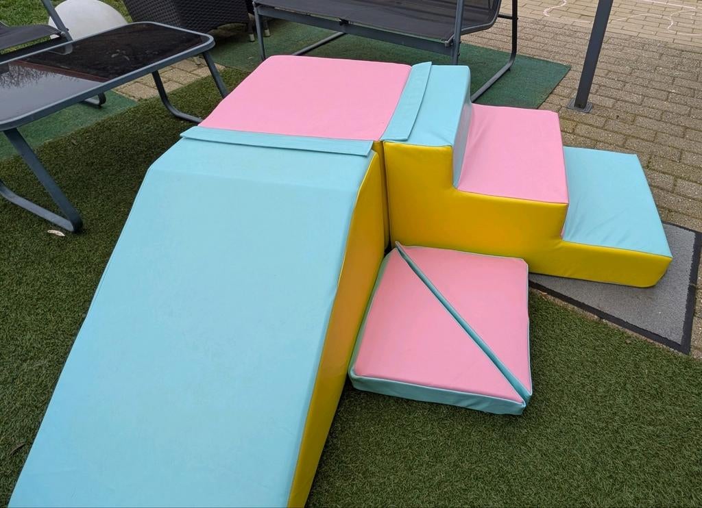 Schuimblokken glijbaan in pastelkleuren, Ophalen