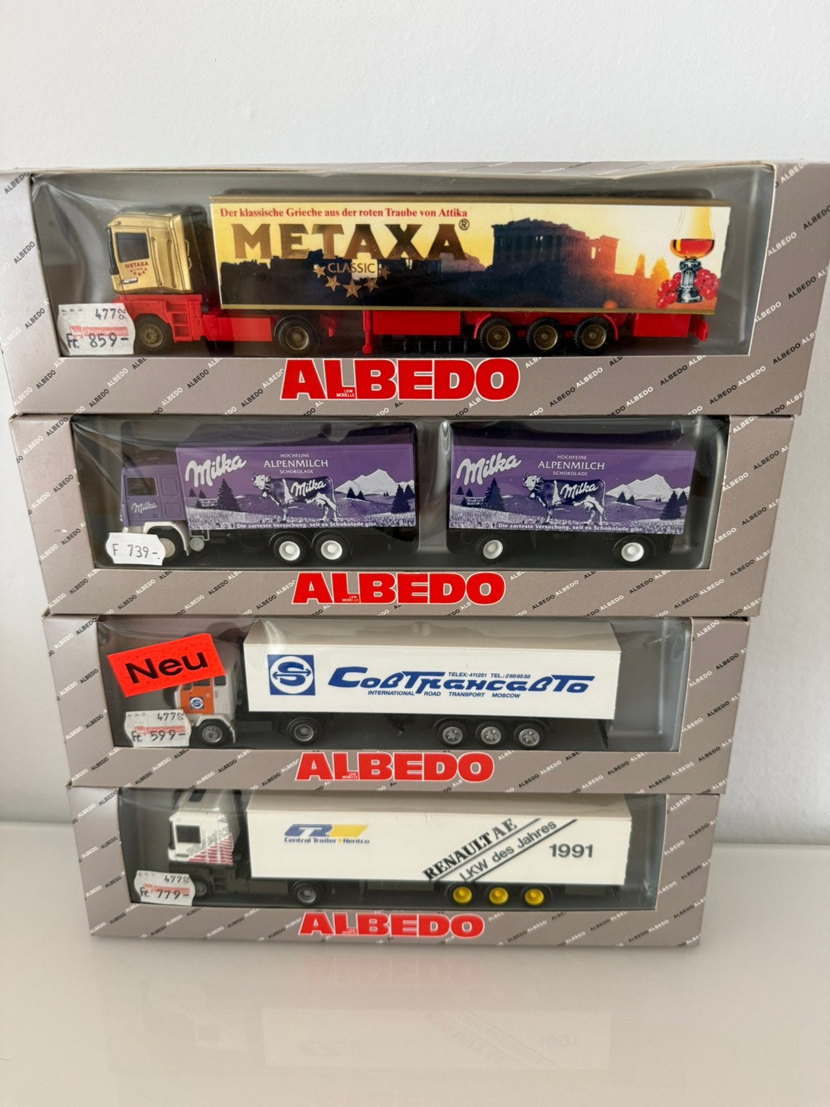 4 Albedo miniatuur vrachtwagens 1:87, Ophalen of Verzenden, Zo goed als nieuw, Bus of Vrachtwagen