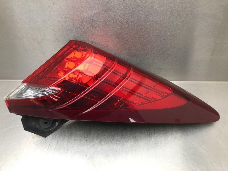 FEU ARRIÈRE DROIT Honda Civic (FK1 / 2/3) (|FR26260204|), Utilisé, Honda