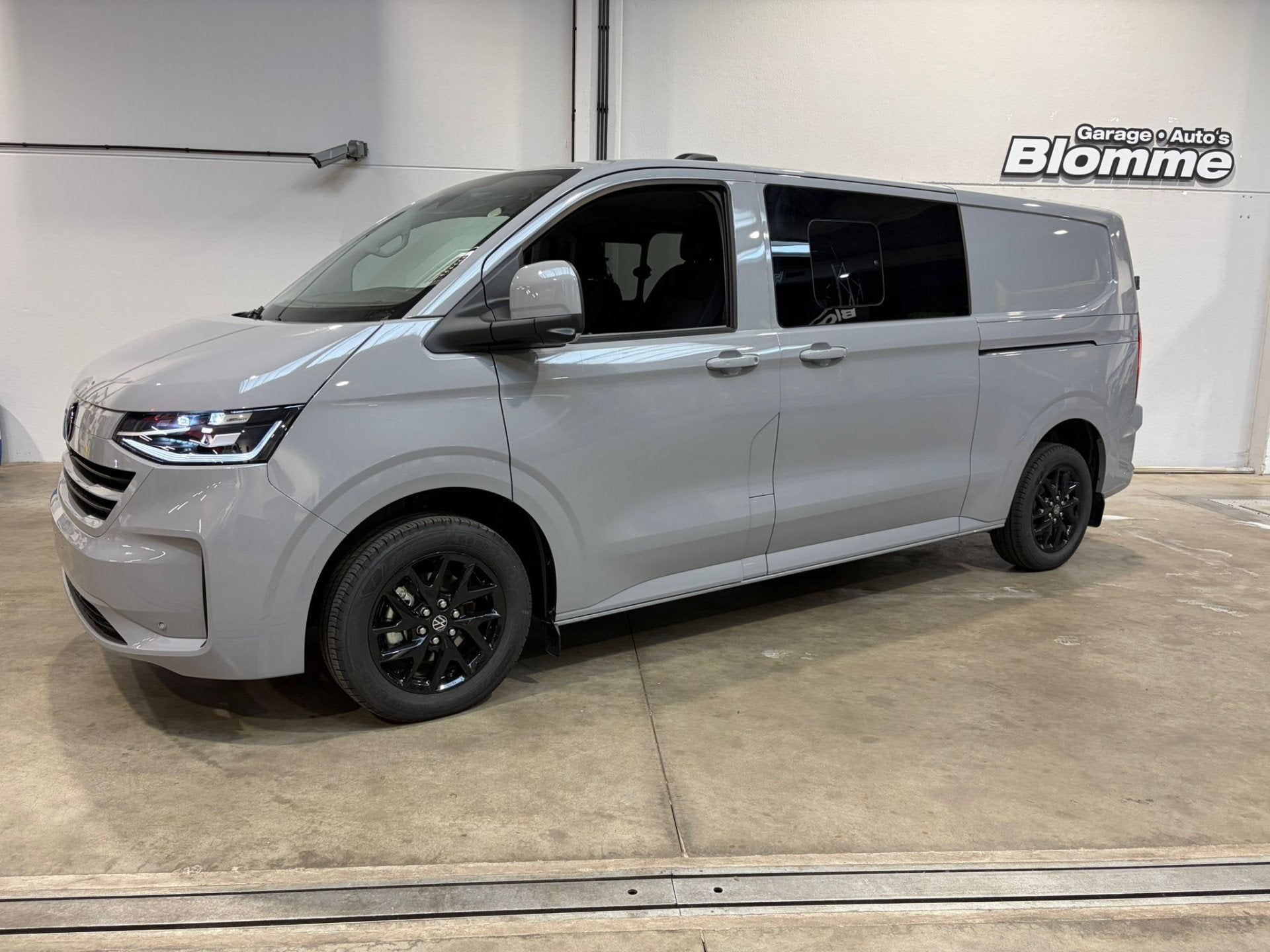 Volkswagen Transporter T7 - 2.0 TDI L2 - Dubbele cabine - 17, Auto's, Stof, Gebruikt, 4 cilinders, Volkswagen