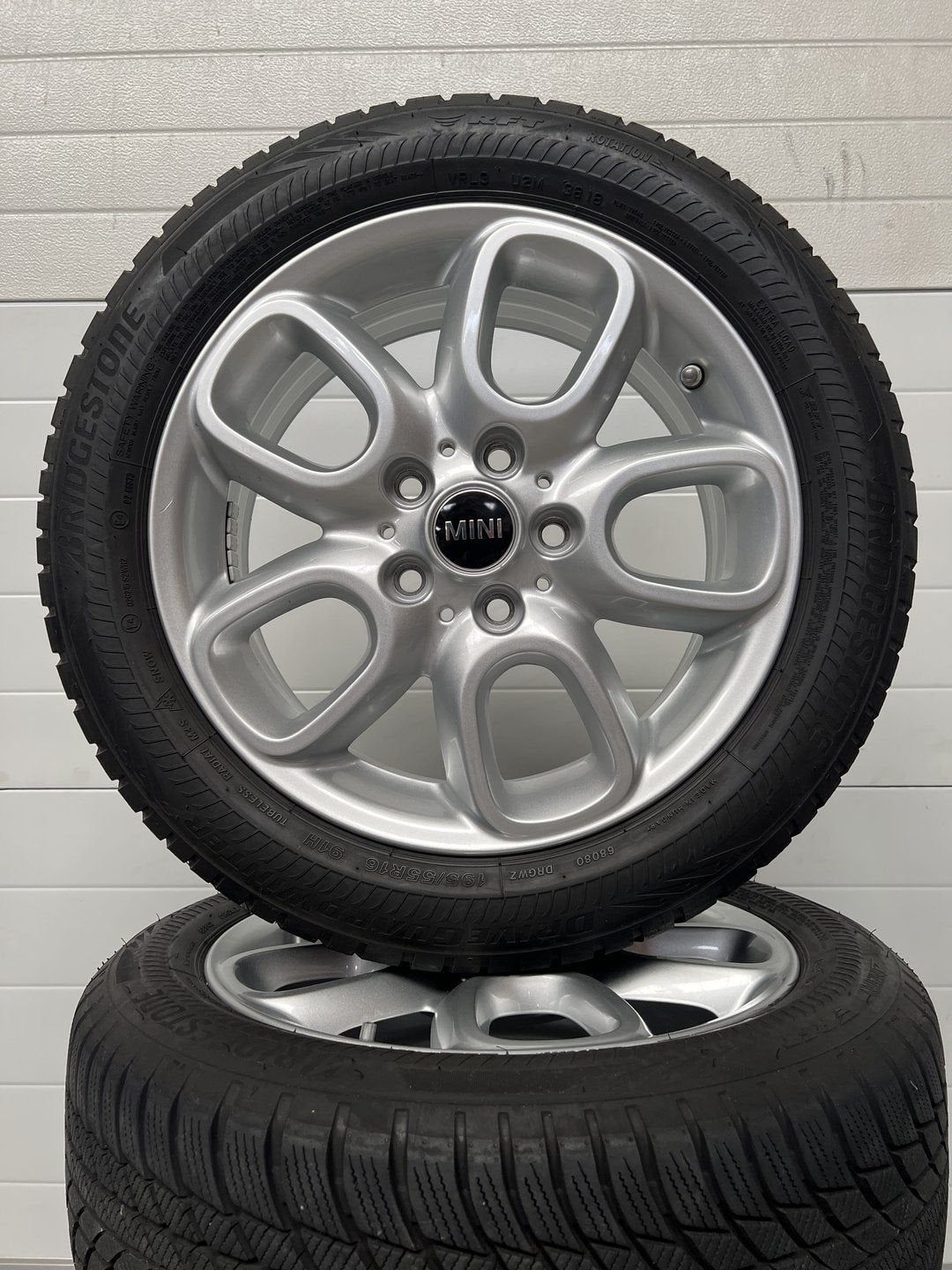 NIEUW 16’’ MINI COOPER VELGEN WINTERBANDEN F55 F56 F57 STYLI, Auto-onderdelen, -, Banden en Velgen, Nieuw, 195 mm