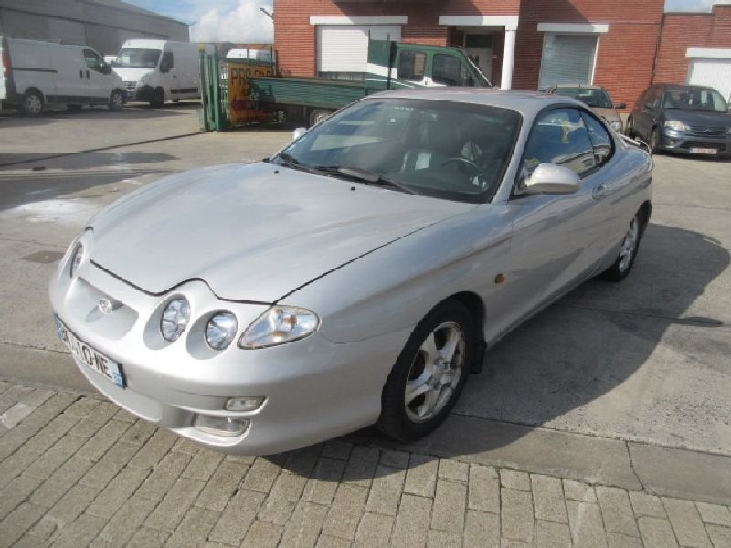 HYUNDAI COUPÃ‰  BENZINE 07-01, Autos, Argent ou Gris, Achat, Boîte manuelle, Berline