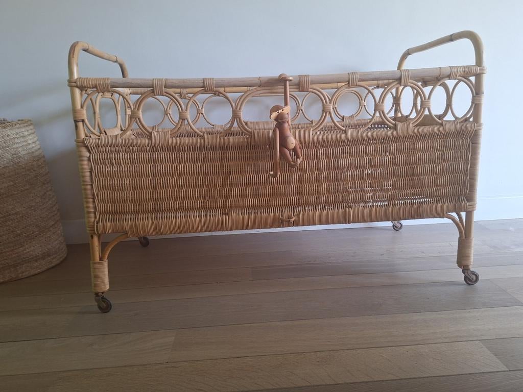 Vintage rotan babybedje, Ophalen