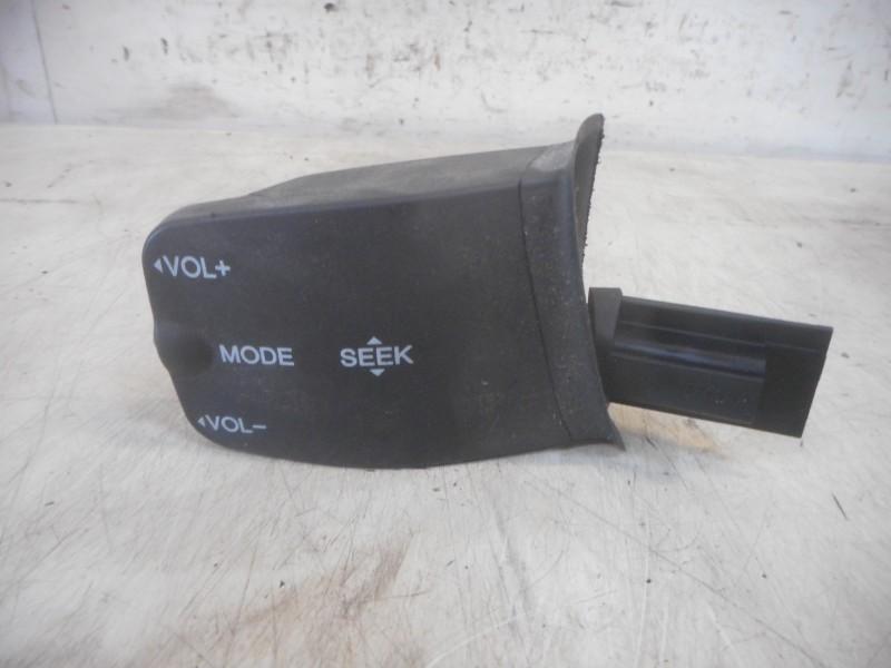 COMMANDE DE RADIO AU VOLANT Ford Focus 2 (01-2004/09-2012), Utilisé, Ford
