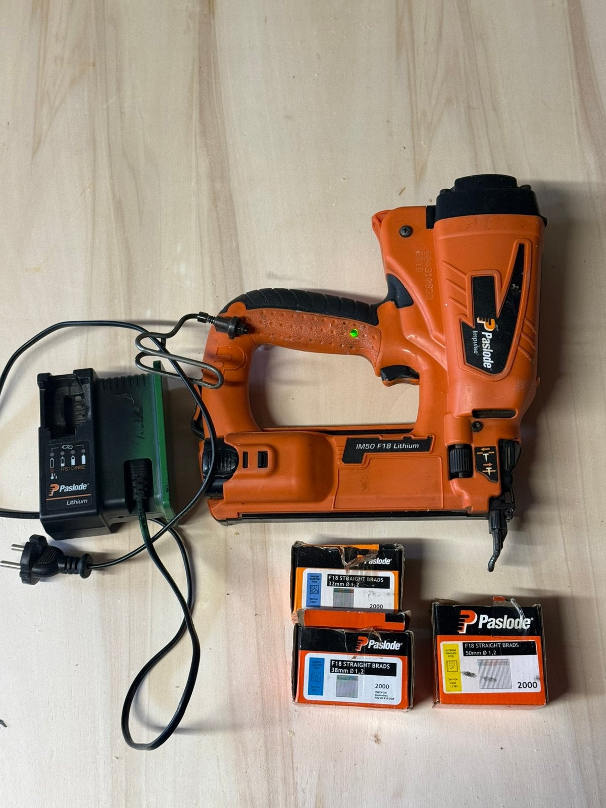 Paslode IM50 F18, Bricolage & Construction, Outillage | Autres Machines, Enlèvement, Comme neuf