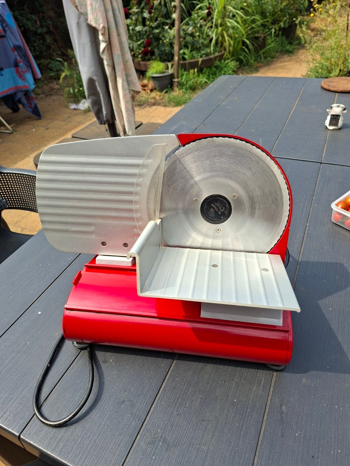brood en charcuterie snijmachine DOMO PRO, Snijmachine, Ophalen of Verzenden, Zo goed als nieuw, Rood