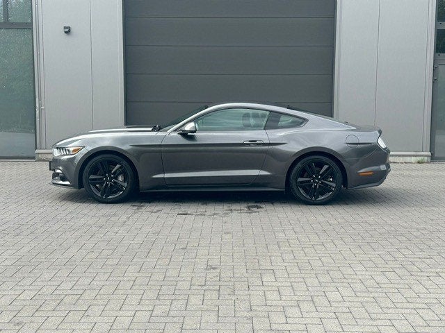 Ford Mustang benzine, Achterwielaandrijving, 4 cilinders, 233 kW, Zwart