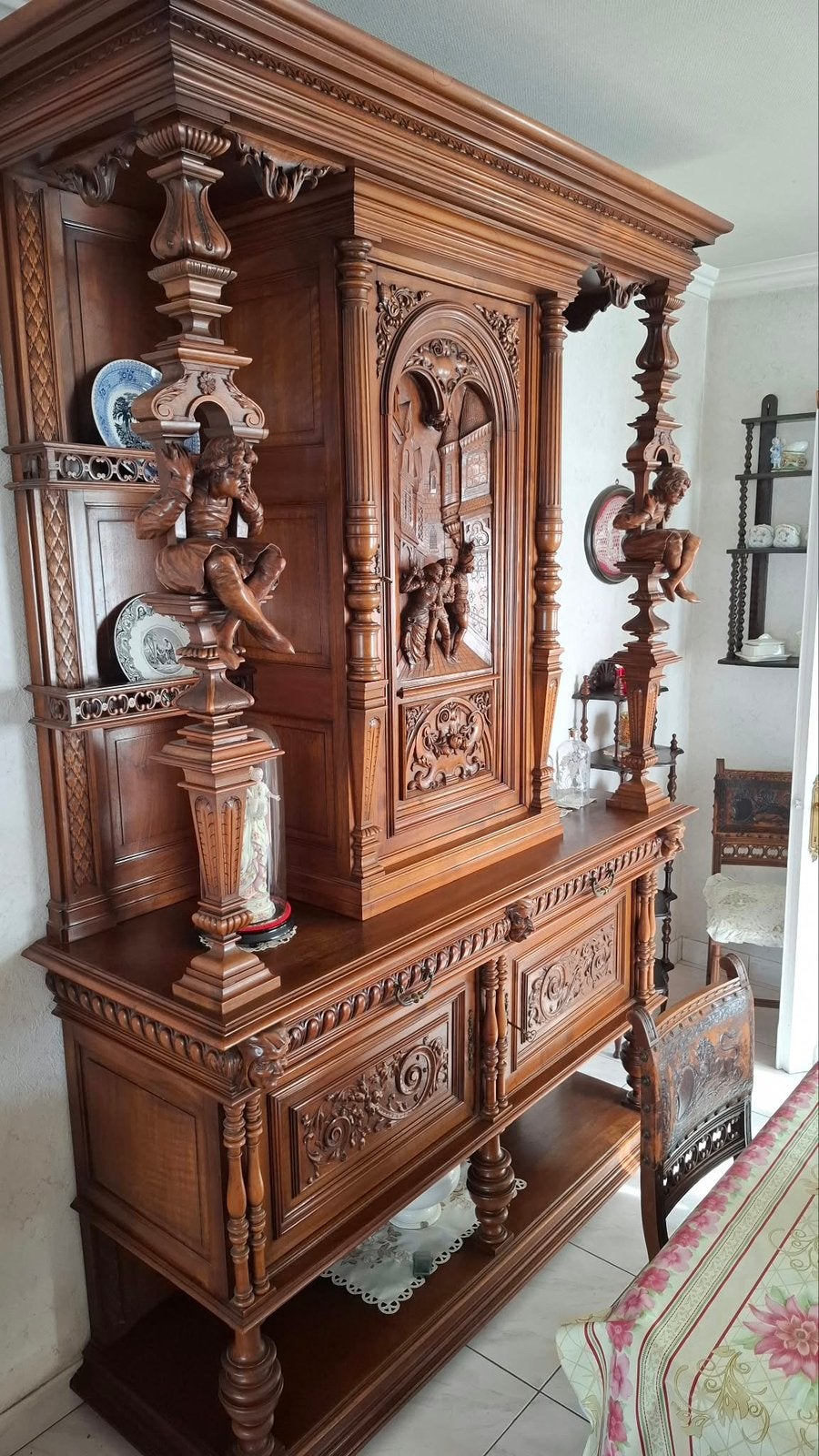 Prachtige massief houten kasten en eettafel – Franse stijl, Ophalen