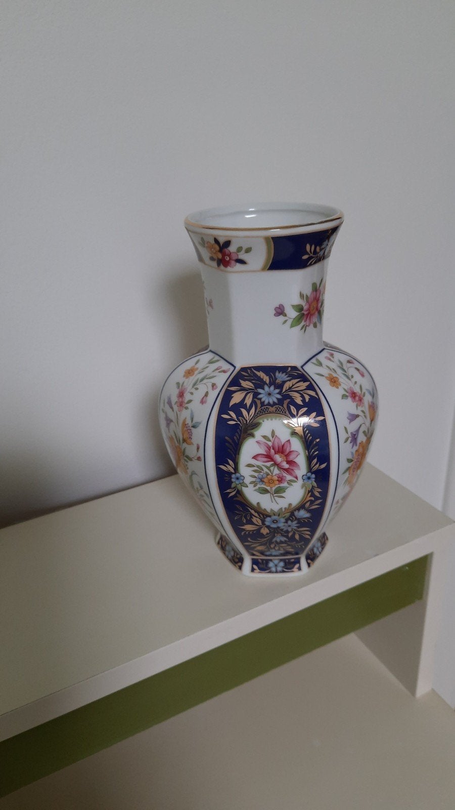 porseleinen bord en vaasje, Antiek en Kunst, Ophalen
