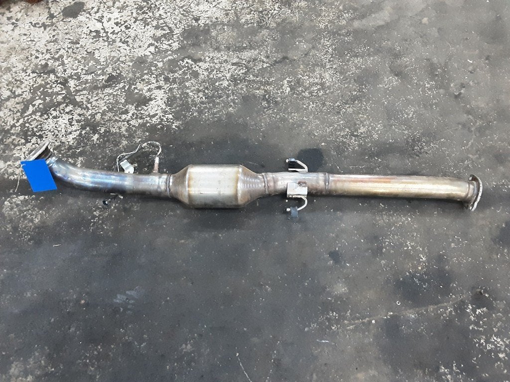UITLAAT VOORPIJP Toyota Yaris IV (P21 / PA1 / PH1) (AH7), Auto-onderdelen, Gebruikt, Kundenbetreuung@toyota.de, Toyota, Toyota-Allee 2
50858  Köln, DE