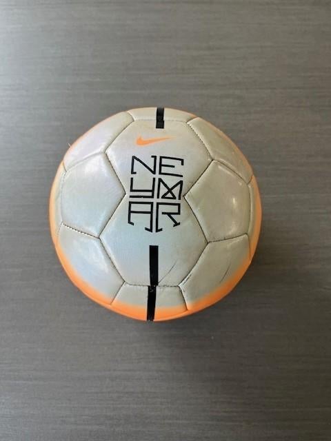 Nike Neymar Voetbal Size 4, Sport en Fitness, Voetbal, Ophalen of Verzenden, Gebruikt, Bal