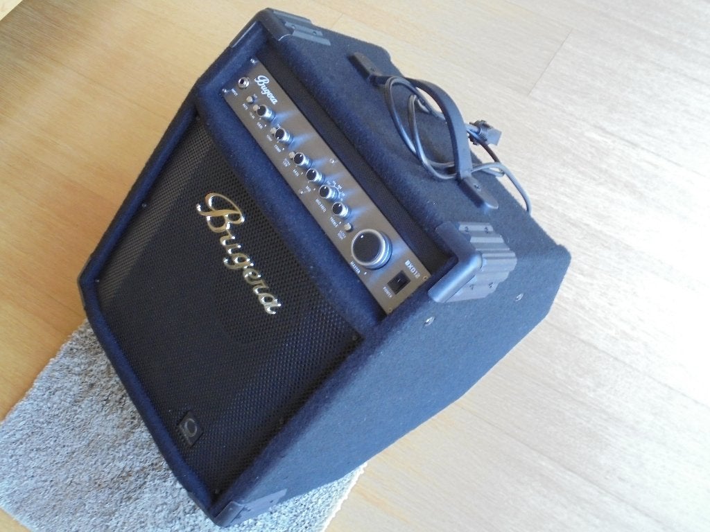 Ampli bass BUGERA BXD12, puissance 250 watts RMS, COMME NEUF, Enlèvement ou Envoi, Comme neuf