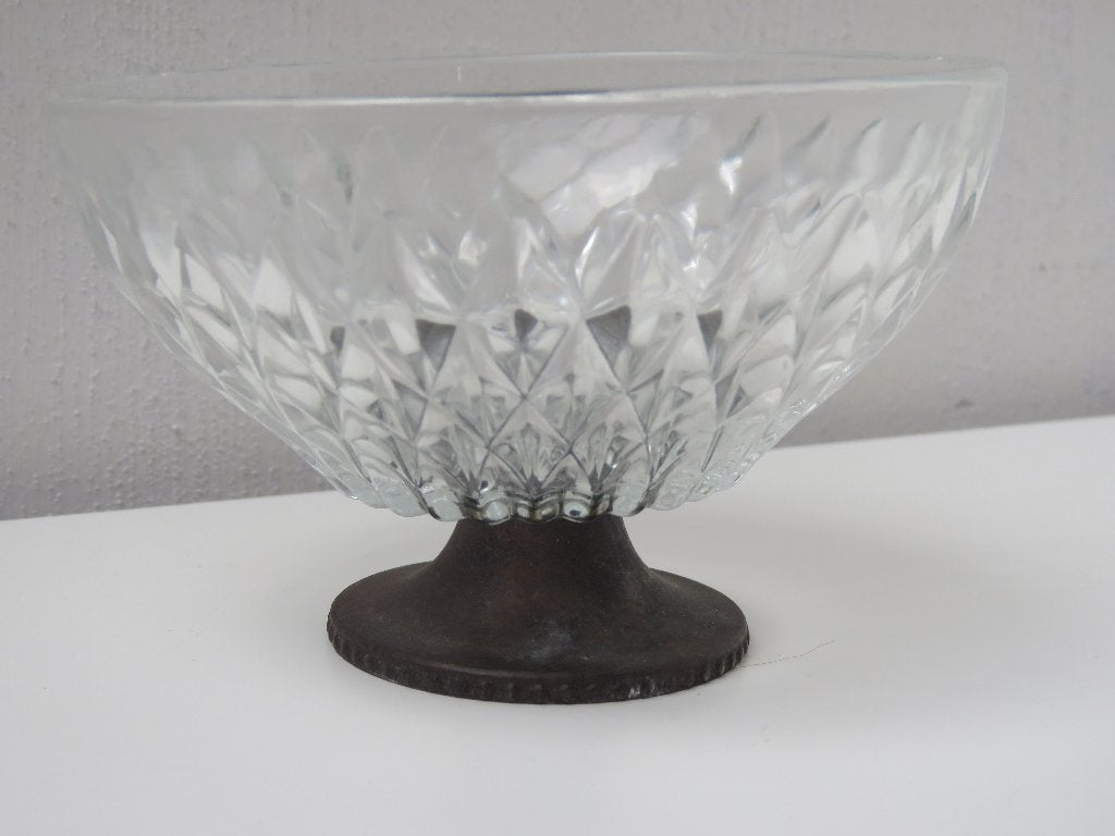 Plat à bonbons en verre sur base en laiton, Antiquités & Art, Curiosités & Brocante, Enlèvement ou Envoi