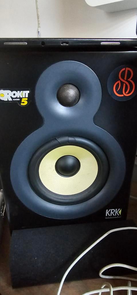 Krk rokit 5, Ophalen