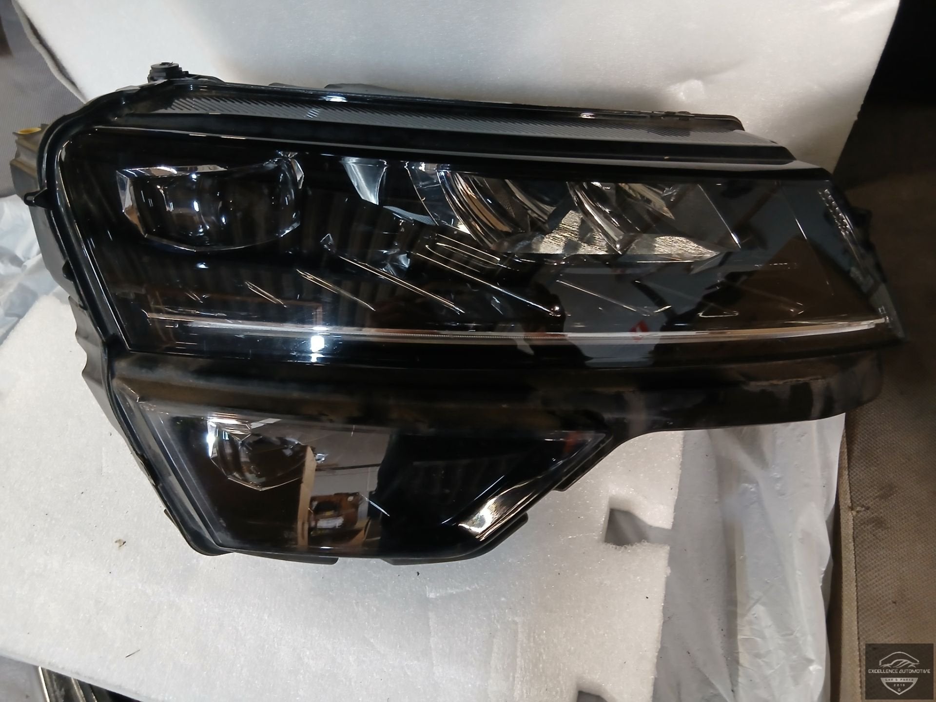 Skoda Karoq 2017-2021 Vol LED Koplamp Rechts 57B941016D, Tr. Vaclava Klementa 869
293 01  Mlada Boleslav, CZ, Skoda, Skoda Auto a.s.