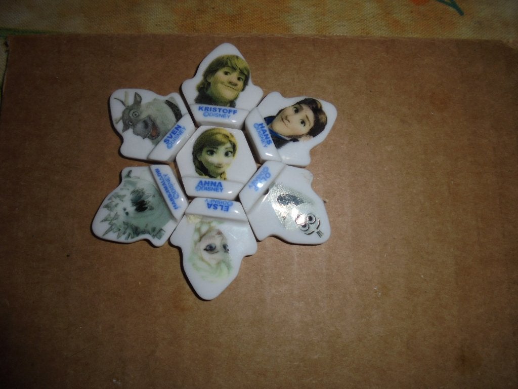 série de fèves la reine des neiges, Enlèvement