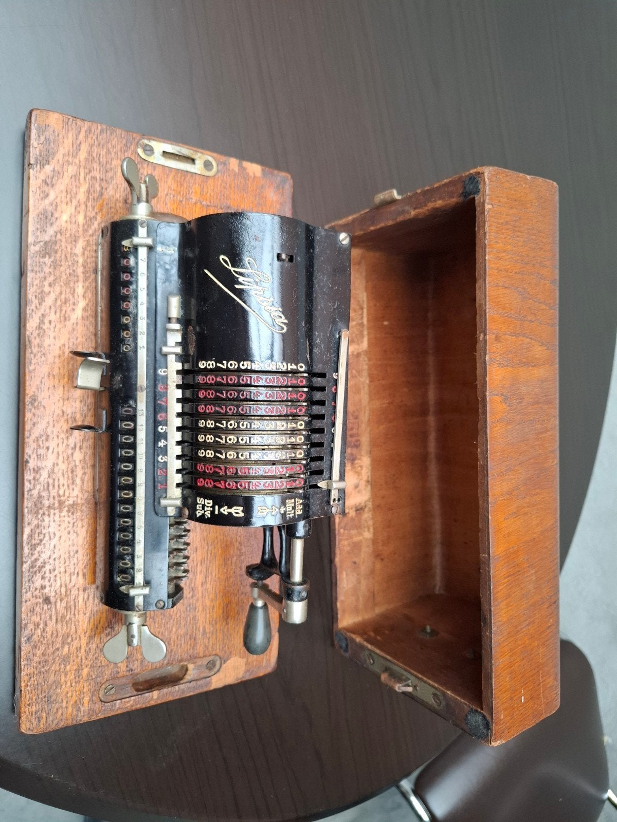 Antiek rekenmachine, Ophalen
