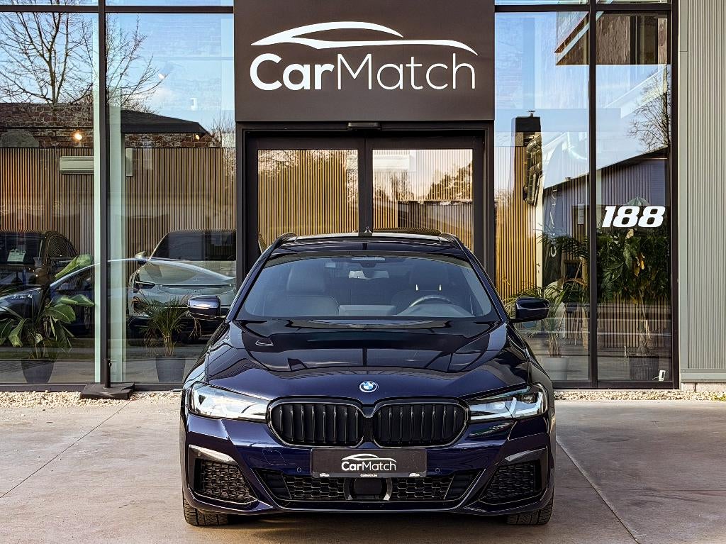 BMW 530e xDrive Touring - M SPORT PRO | PANO | CAMERA, Auto's, Automaat, Blauw, 216 kW, Leder